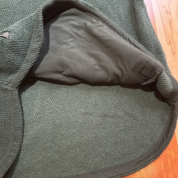 Army Green Warm jacket with pockets. - Picture 7 of 11